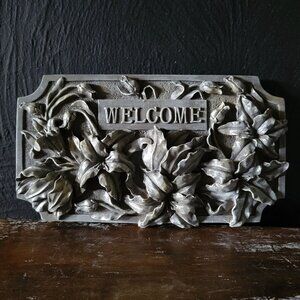 Resin Welcome Garden Plaque with Lilies, Garden Decor, Gardener Gift
